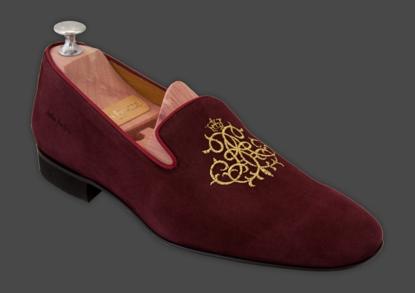 chaussures couleur pourpre